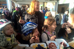 Kinderausflug-auf-der-Eisbahn_1